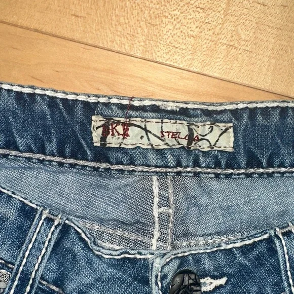 BKE Distressed Blue Jean Shorts - Picture 4 of 5